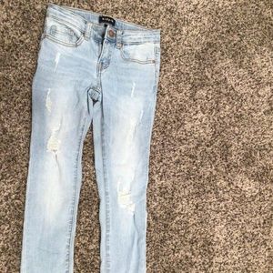 Size 7 stretchy skinny jeans from Kidpik